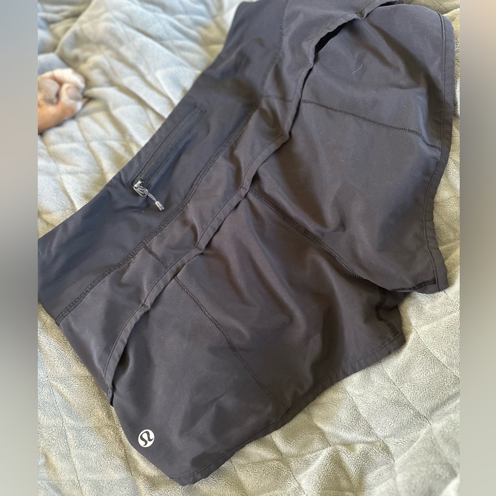 Lululemon shorts size 6